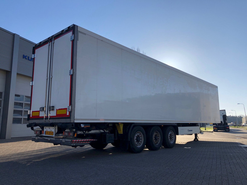 Krone Koeloplegger / Carrier Vector / Liftas / Bloemen / Laadlift / APK-TUV 11-25 - Gjysmë rimorkio frigorifer: foto 2 Krone Koeloplegger / Carrier Vector / Liftas / Bloemen / Laadlift / APK-TUV 11-25 - Gjysmë rimorkio frigorifer: foto 2