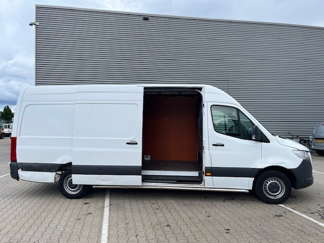 Mercedes-Benz Sprinter 315 1.9 CDI / L4 H2 / Automatic / APK-TUV 04-26 - Furgon: foto 3 Mercedes-Benz Sprinter 315 1.9 CDI / L4 H2 / Automatic / APK-TUV 04-26 - Furgon: foto 3