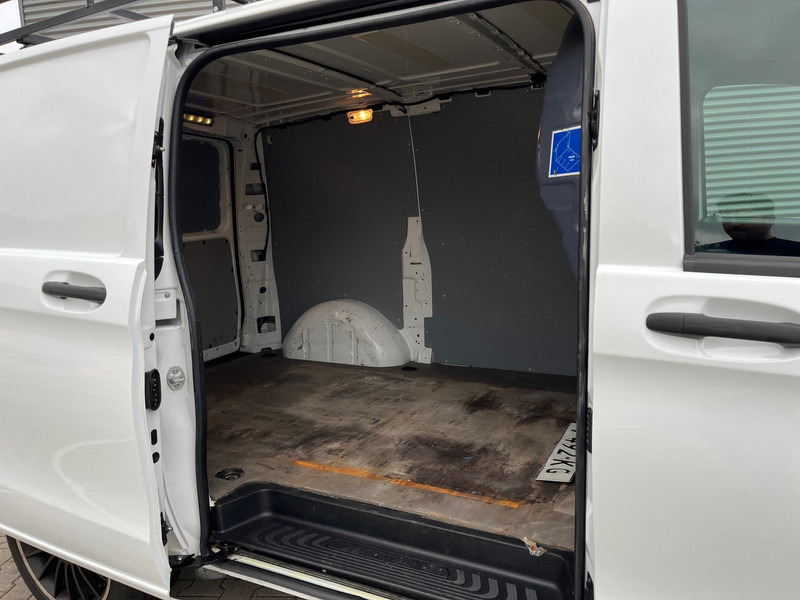 Mercedes-Benz Vito 111 CDI Lang / Business Professional Plus / / Imperial / Towbar - Furgon i vogël: foto 4 Mercedes-Benz Vito 111 CDI Lang / Business Professional Plus / / Imperial / Towbar - Furgon i vogël: foto 4