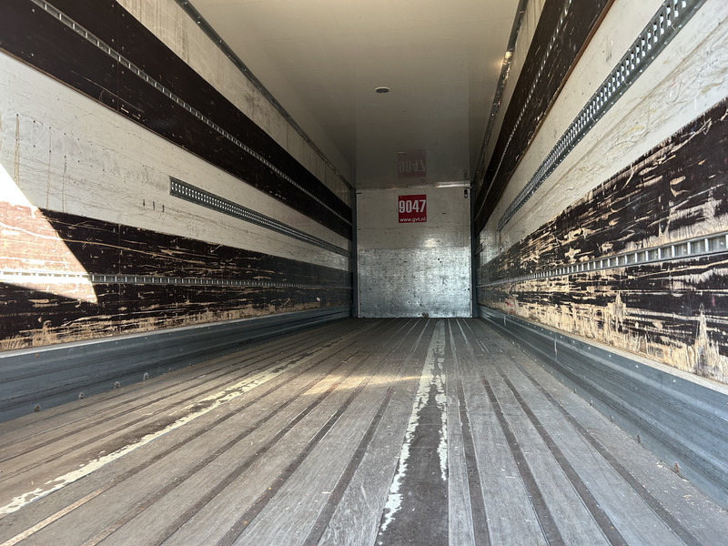 Renders ROC 12.10 City / Box / Loadlift 2000 kg / NL Trailer - Gjysmë rimorkio me vagonetë të mbyllur: foto 3 Renders ROC 12.10 City / Box / Loadlift 2000 kg / NL Trailer - Gjysmë rimorkio me vagonetë të mbyllur: foto 3