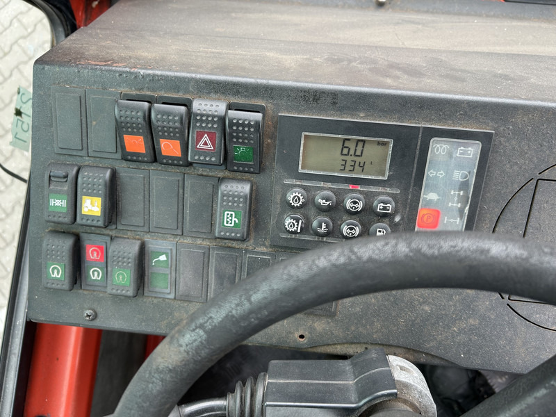 Terberg YT 180 / BDF Umsetzer / Wechselhubwagen / Terminal Truck / Mercedes Motor - Transportjer kontejnerësh/ Kamion me karroceri të çmontueshme: foto 5 Terberg YT 180 / BDF Umsetzer / Wechselhubwagen / Terminal Truck / Mercedes Motor - Transportjer kontejnerësh/ Kamion me karroceri të çmontueshme: foto 5