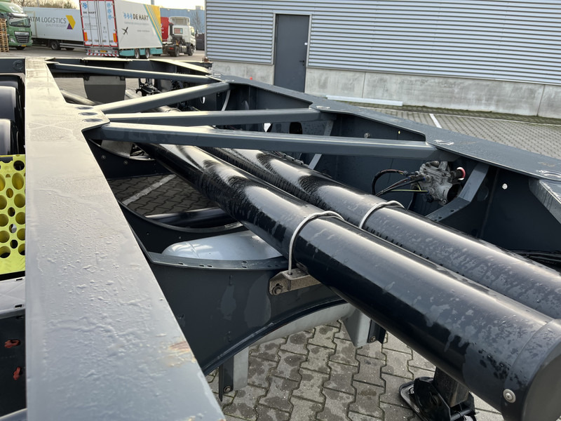 Van Hool A3C002 / ADR / 3x SAF / 20 FT Container / TE HUUR - Transportjer kontejnerësh/ Gjysmë rimorkio me karroceri të çmontueshme: foto 3 Van Hool A3C002 / ADR / 3x SAF / 20 FT Container / TE HUUR - Transportjer kontejnerësh/ Gjysmë rimorkio me karroceri të çmontueshme: foto 3