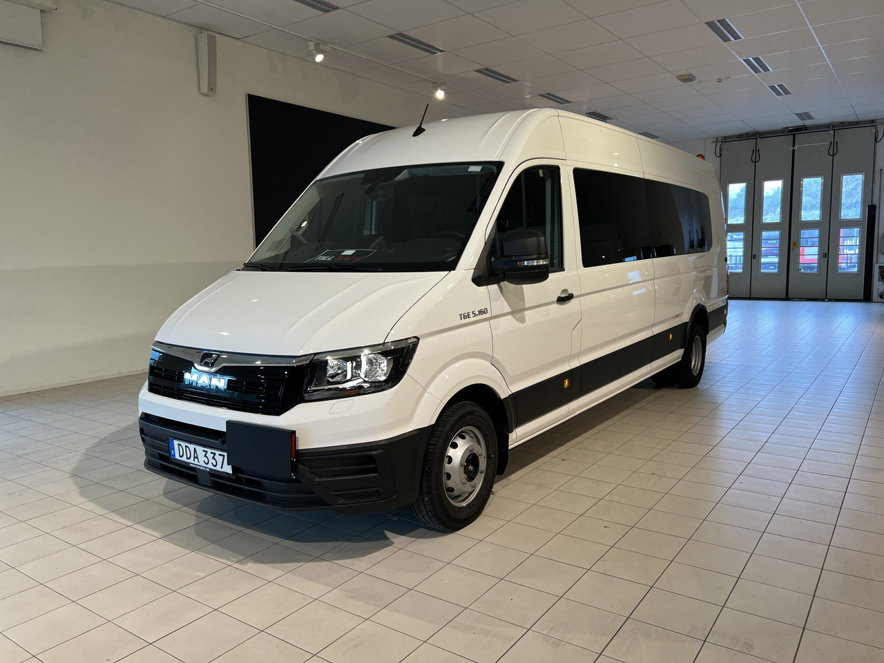 MAN TGE 5.160 Intercity - Minibus, Furgon pasagjerësh: foto 2 MAN TGE 5.160 Intercity - Minibus, Furgon pasagjerësh: foto 2