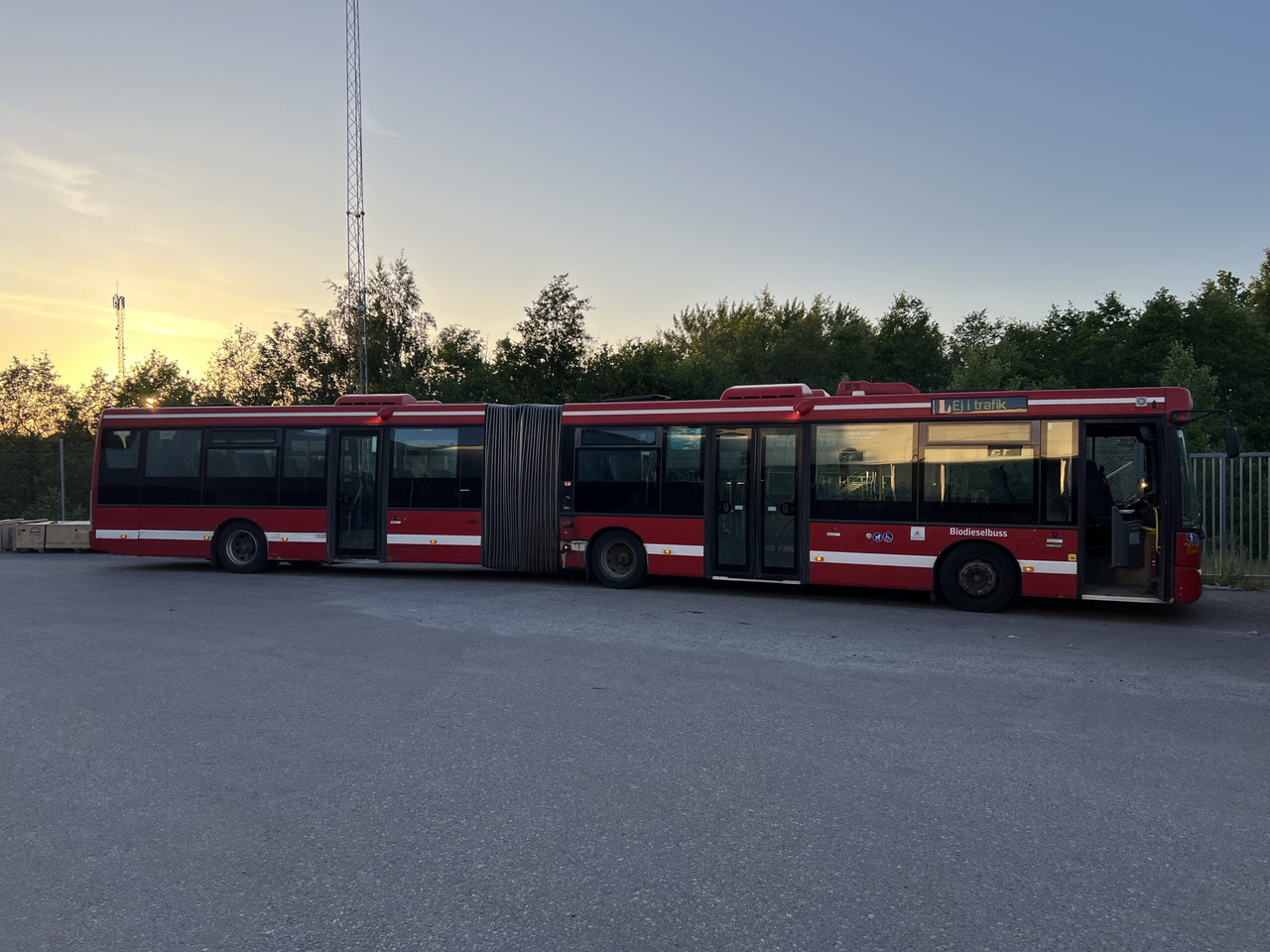 SCANIA Omnilink ledbuss EEV - Autobus i artikuluar: foto 1 SCANIA Omnilink ledbuss EEV - Autobus i artikuluar: foto 1