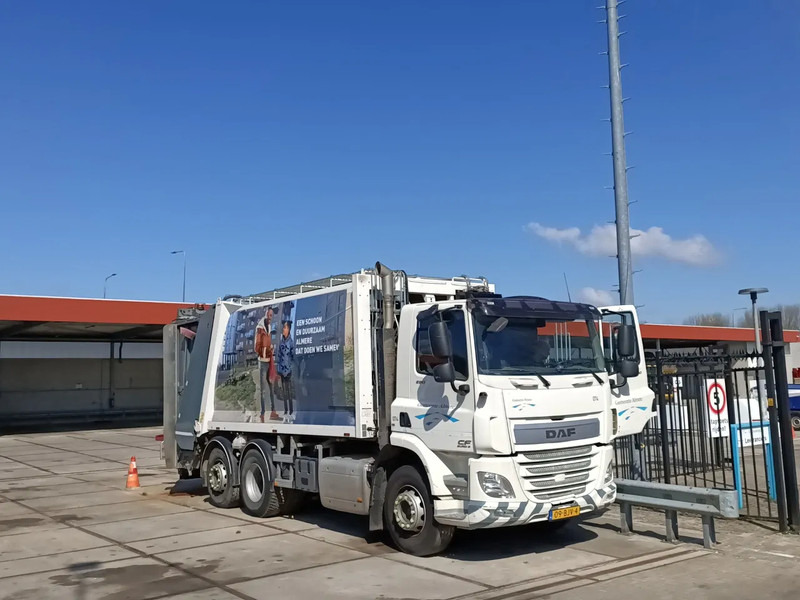 DAF CF 290 CF 290 FAN achterlader Zoeller Ekopres Medium - Kamion mbeturinash: foto 1 DAF CF 290 CF 290 FAN achterlader Zoeller Ekopres Medium - Kamion mbeturinash: foto 1