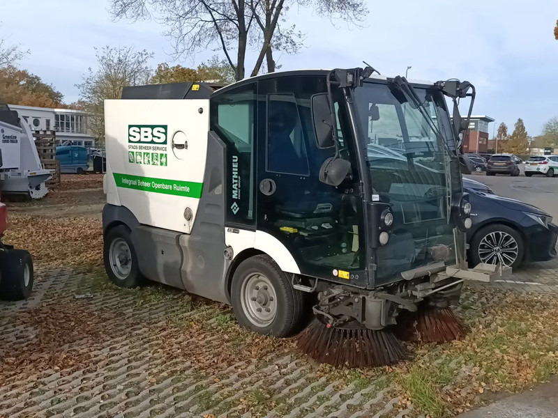Mathieu MC210 Azura MC210 - Makinë fshirëse për rrugët: foto 1 Mathieu MC210 Azura MC210 - Makinë fshirëse për rrugët: foto 1