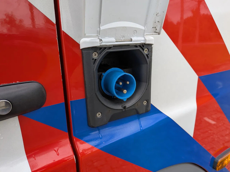 Mercedes-Benz NG 1626 V8 - Zjarrfikëse: foto 5 Mercedes-Benz NG 1626 V8 - Zjarrfikëse: foto 5