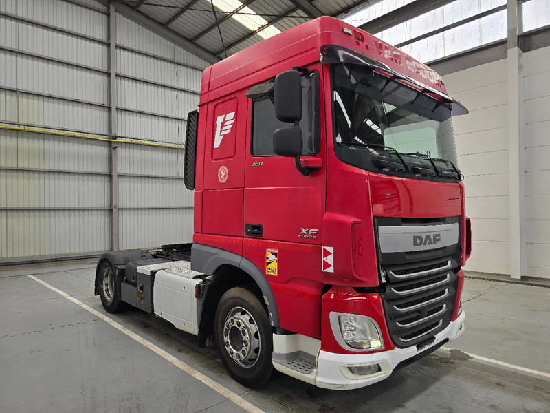DAF XF 460 SPACECAB / RETARDER /MANUEL - Gjysmë-kamion: foto 4 DAF XF 460 SPACECAB / RETARDER /MANUEL - Gjysmë-kamion: foto 4