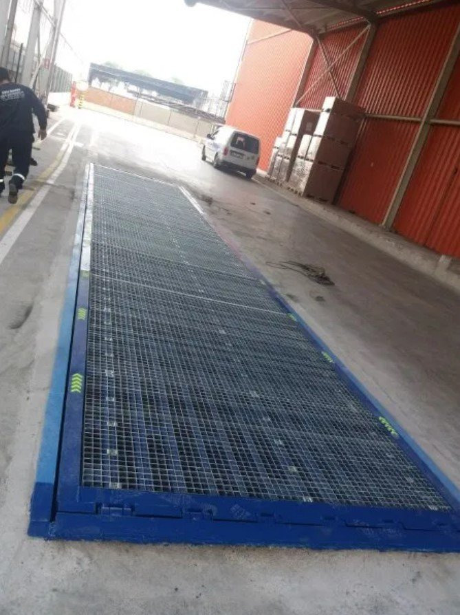 Embeded loading ramp-Buried loading ramp with tilting lip.AZ RAMP-EASY ST-10T - Rampa e ngarkimit: foto 5 Embeded loading ramp-Buried loading ramp with tilting lip.AZ RAMP-EASY ST-10T - Rampa e ngarkimit: foto 5