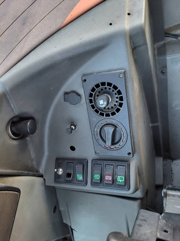 Fadrom me goma Atlas 65: foto 19 Fadrom me goma Atlas 65: foto 19