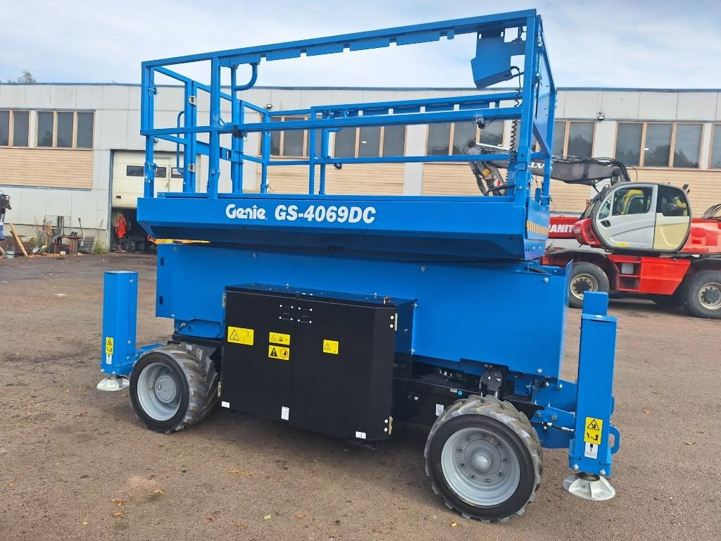Genie GS-4069 DC - Ngritës gërshërë: foto 2 Genie GS-4069 DC - Ngritës gërshërë: foto 2