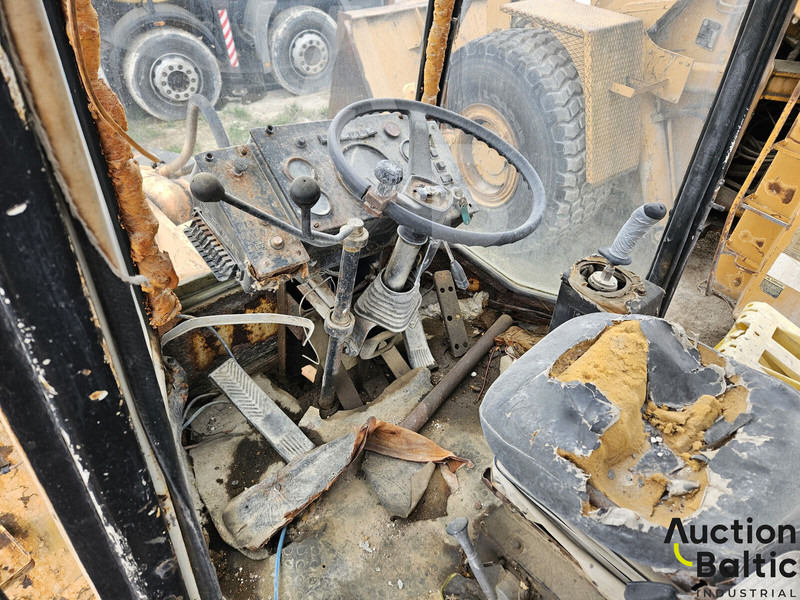 Amkodor TO-18.B3 - Fadrom me goma: foto 5 Amkodor TO-18.B3 - Fadrom me goma: foto 5