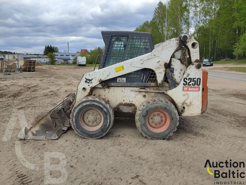 Bobcat S 250 - Mini fadrom: foto 3 Bobcat S 250 - Mini fadrom: foto 3