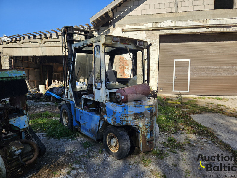 Caterpillar BO-BO CAT V80D - Pirun ngritës: foto 4 Caterpillar BO-BO CAT V80D - Pirun ngritës: foto 4