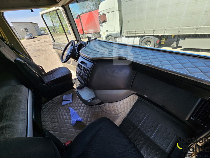 Gjysmë-kamion DAF XF105.460: foto 11
