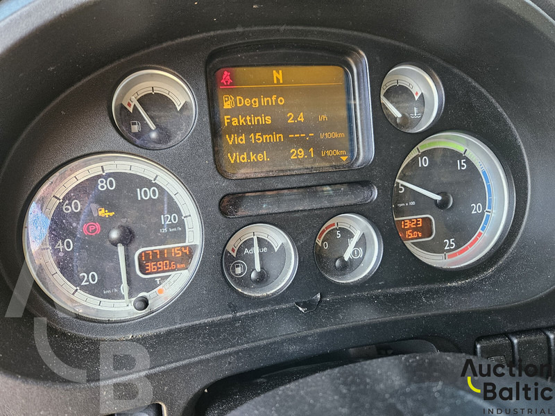 Gjysmë-kamion DAF XF105.460: foto 8