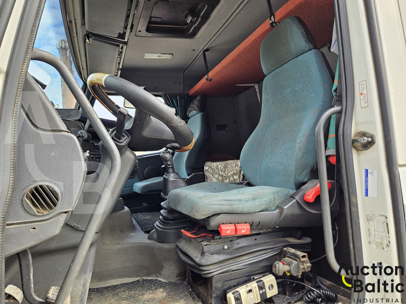 Volvo FH12 - Gjysmë-kamion: foto 5 Volvo FH12 - Gjysmë-kamion: foto 5