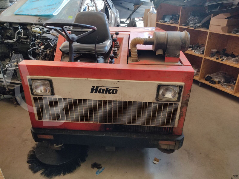 Hako Jonas 1500 - Makinë fshirëse për rrugët: foto 3 Hako Jonas 1500 - Makinë fshirëse për rrugët: foto 3