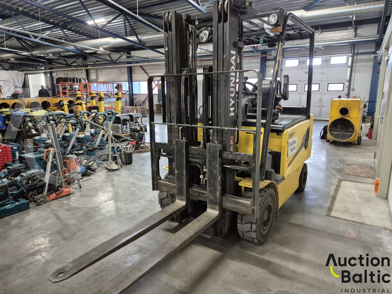 Hyundai 30B-9 - Pirun elektrik: foto 1 Hyundai 30B-9 - Pirun elektrik: foto 1