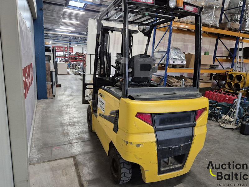 Hyundai 30B-9 - Pirun elektrik: foto 4 Hyundai 30B-9 - Pirun elektrik: foto 4