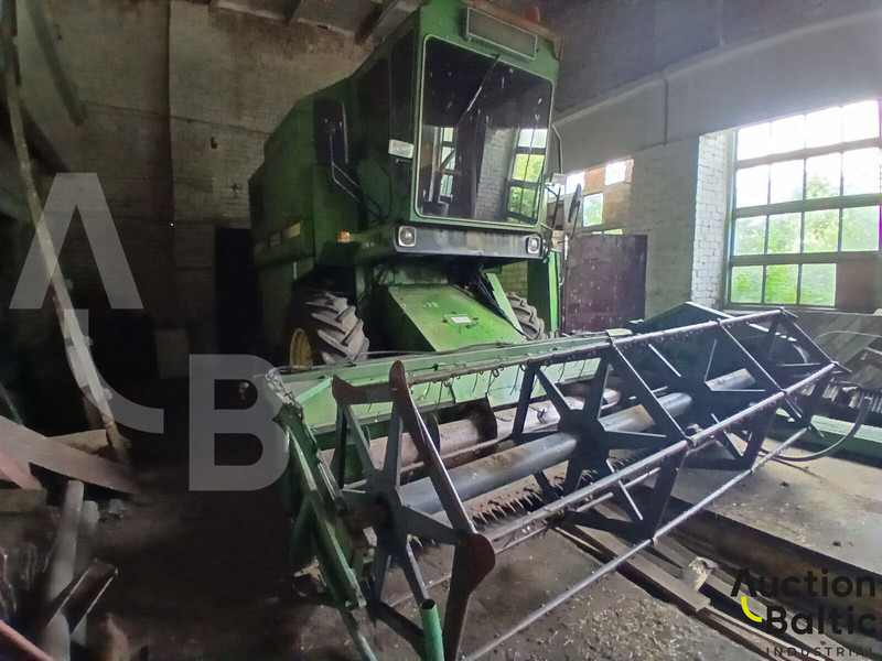 John Deere 1055 - Autokombajnë: foto 2 John Deere 1055 - Autokombajnë: foto 2