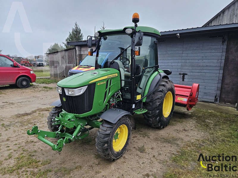 John Deere 4066 R - Traktor: foto 1 John Deere 4066 R - Traktor: foto 1