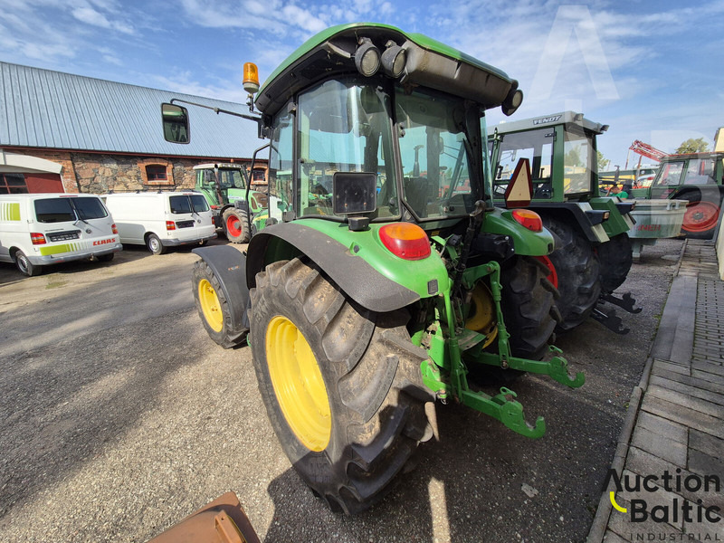 John Deere 5820 - Traktor: foto 4 John Deere 5820 - Traktor: foto 4