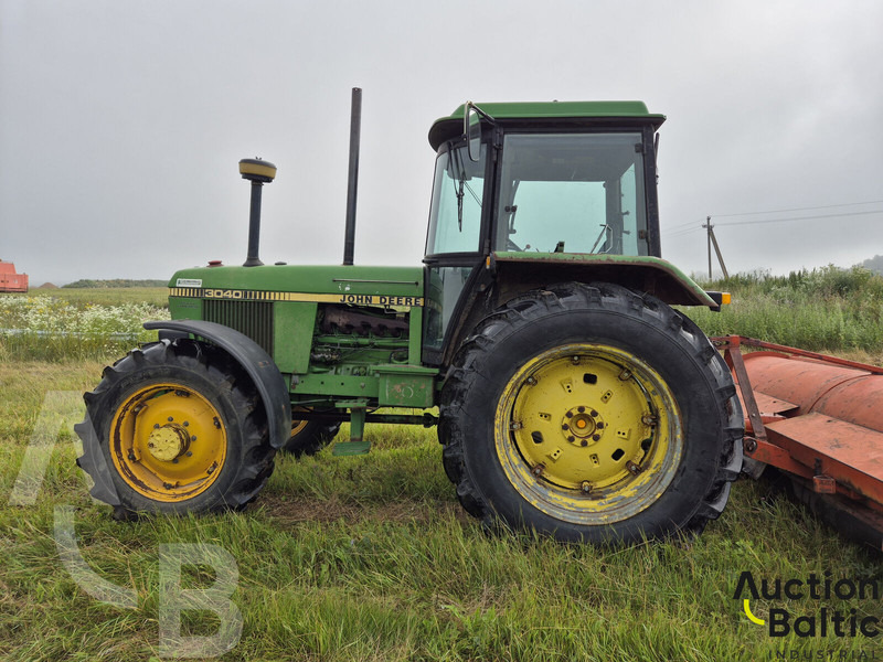John Deere MFWD - Traktor: foto 3 John Deere MFWD - Traktor: foto 3