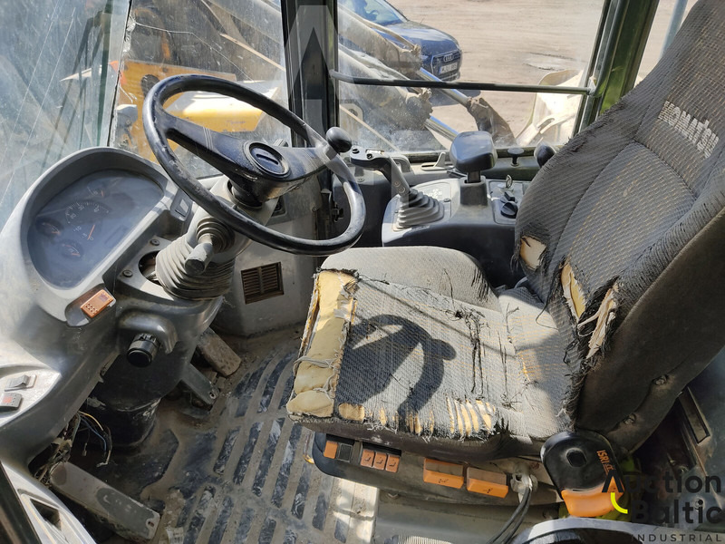 Komatsu WA250-5 - Fadrom me goma: foto 4 Komatsu WA250-5 - Fadrom me goma: foto 4