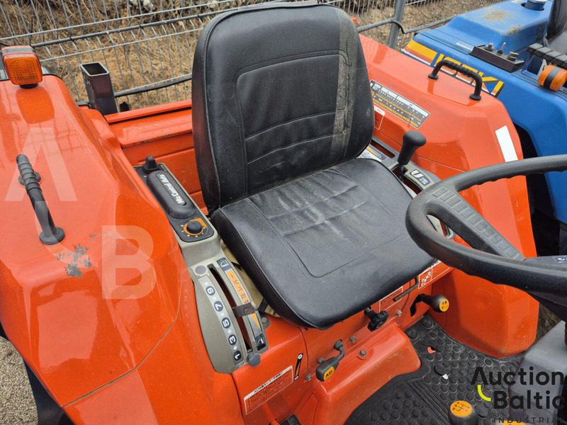 Kubota GL 240 - Traktor: foto 5 Kubota GL 240 - Traktor: foto 5