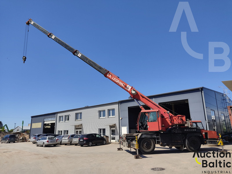 Liebherr LTM 1025 - Vinç për të gjitha terrenet: foto 1 Liebherr LTM 1025 - Vinç për të gjitha terrenet: foto 1