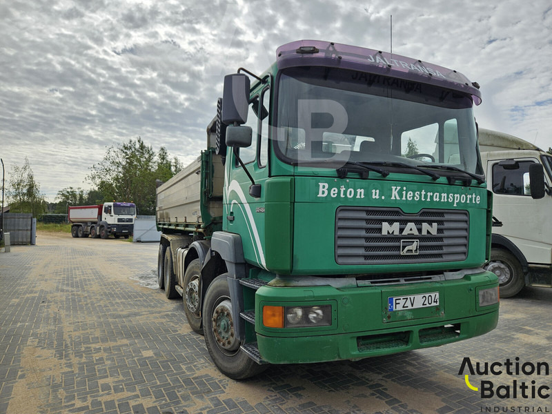 MAN 32.464 - Kamion vetëshkarkues: foto 2 MAN 32.464 - Kamion vetëshkarkues: foto 2