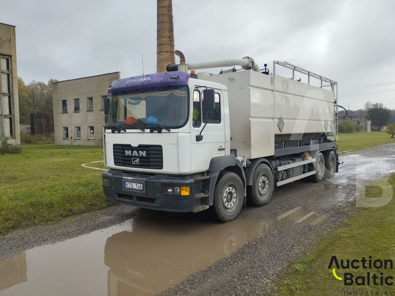 MAN T 46 - Kamion me vakuum: foto 1 MAN T 46 - Kamion me vakuum: foto 1