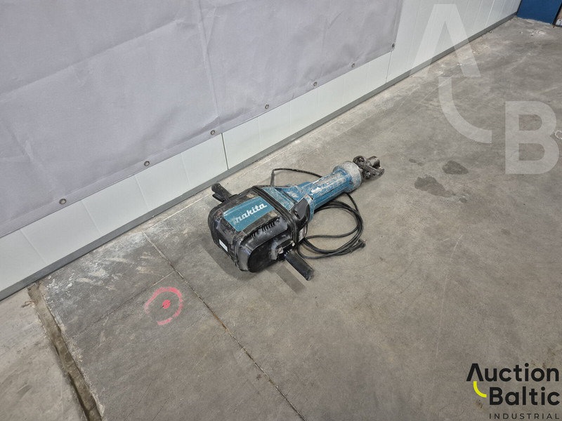 Makita HM1812 - Makineri ndërtimi: foto 3 Makita HM1812 - Makineri ndërtimi: foto 3
