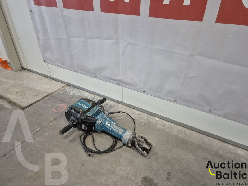 Makita HM1812 - Makineri ndërtimi: foto 1 Makita HM1812 - Makineri ndërtimi: foto 1