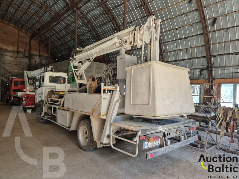 Mercedes-Benz 1114 - Platformë ajrore e montuar në kamion: foto 3 Mercedes-Benz 1114 - Platformë ajrore e montuar në kamion: foto 3