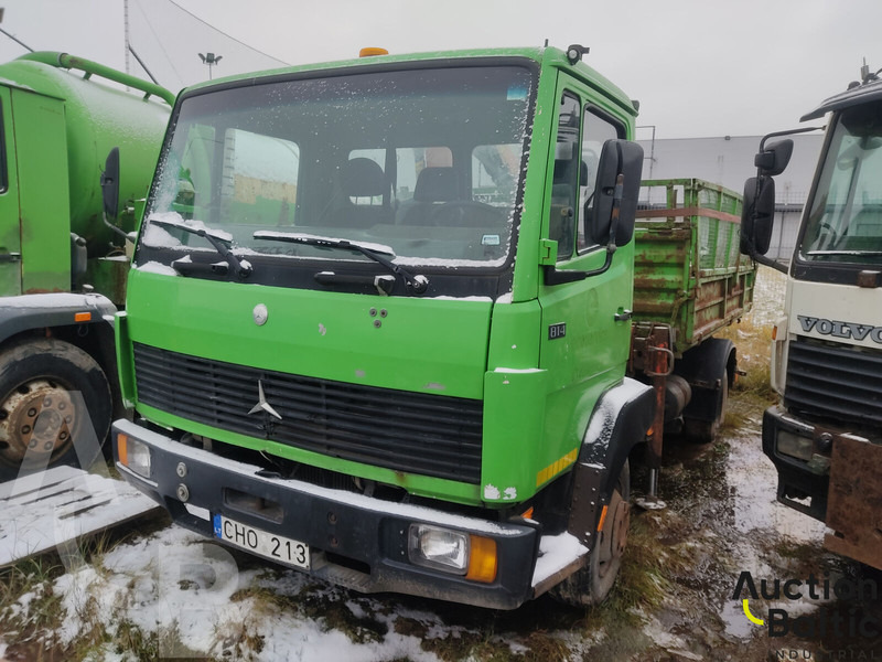 Mercedes-Benz 814 - Kamion vetëshkarkues, Kamion me vinç: foto 2 Mercedes-Benz 814 - Kamion vetëshkarkues, Kamion me vinç: foto 2