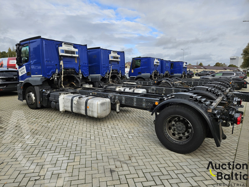 Mercedes-Benz Actros 1843 - Kamion kabinë-shasi: foto 3 Mercedes-Benz Actros 1843 - Kamion kabinë-shasi: foto 3