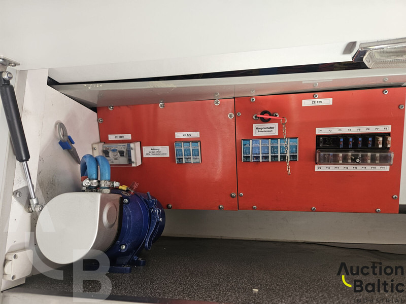 Ambulancë Mercedes-Benz Sprinter: foto 14 Ambulancë Mercedes-Benz Sprinter: foto 14