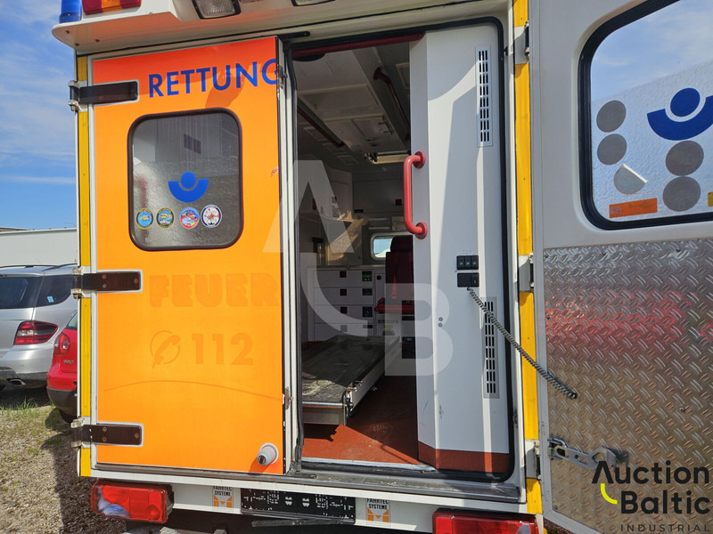 Ambulancë Mercedes-Benz Sprinter: foto 13 Ambulancë Mercedes-Benz Sprinter: foto 13