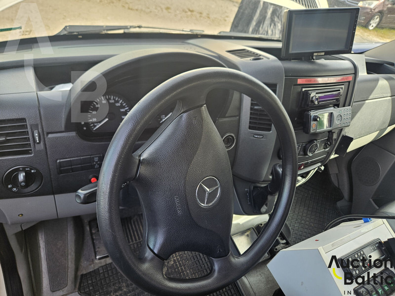 Ambulancë Mercedes-Benz Sprinter: foto 6 Ambulancë Mercedes-Benz Sprinter: foto 6