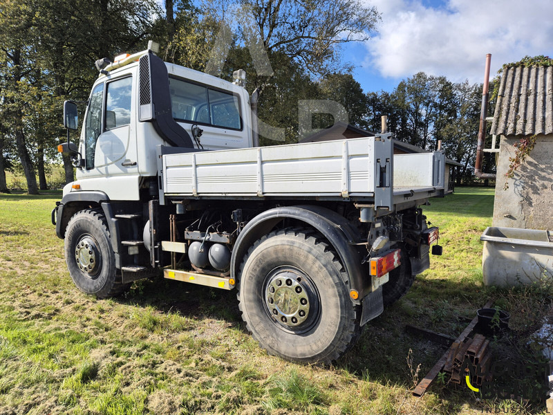 Mercedes-Benz Unimog U 400 - Kamion vetëshkarkues: foto 4 Mercedes-Benz Unimog U 400 - Kamion vetëshkarkues: foto 4