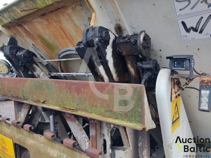Kamion mbeturinash Mitsubishi Fuso: foto 10