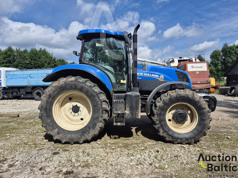 New Holland T 7.210 - Traktor: foto 3 New Holland T 7.210 - Traktor: foto 3
