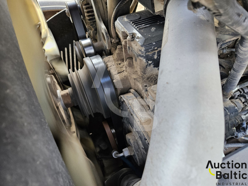 Traktor New Holland T 8040: foto 10 Traktor New Holland T 8040: foto 10