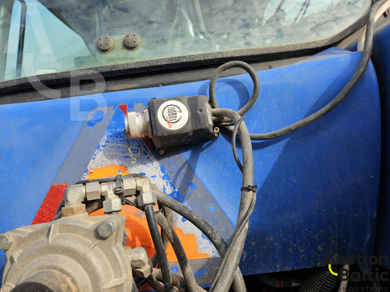 Traktor New Holland T 8040: foto 9 Traktor New Holland T 8040: foto 9