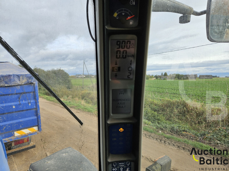 Traktor New Holland T 8040: foto 7 Traktor New Holland T 8040: foto 7