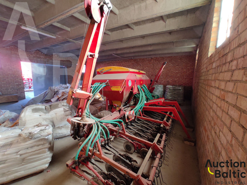 PNEUSEJ 6MV48 - Mbjellëse e kombinuar në radhë: foto 3 PNEUSEJ 6MV48 - Mbjellëse e kombinuar në radhë: foto 3