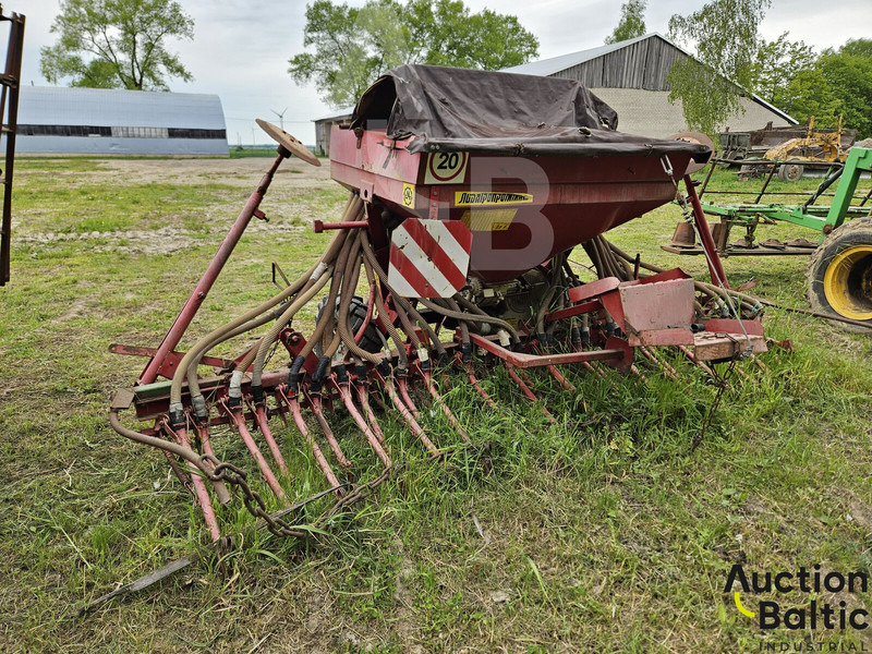 SPU 4 - Mbjellëse e kombinuar në radhë: foto 4 SPU 4 - Mbjellëse e kombinuar në radhë: foto 4