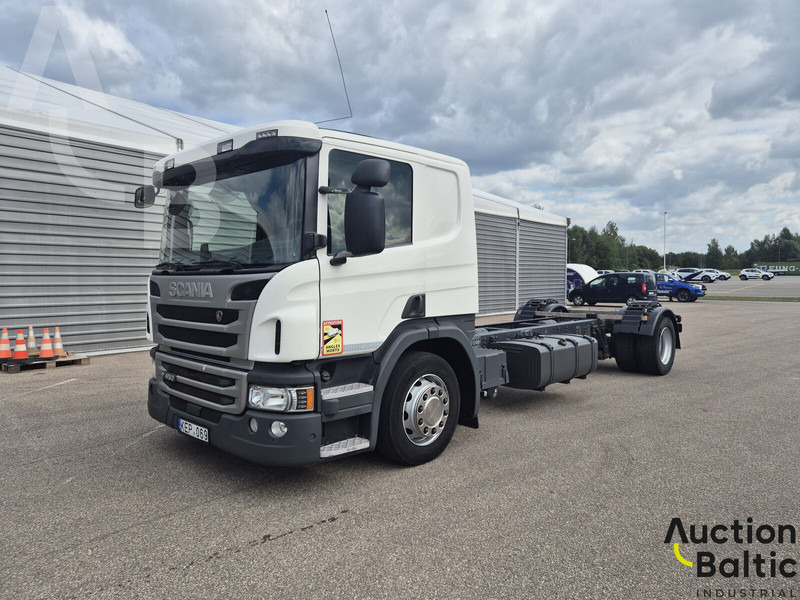 Scania P 450 - Kamion kabinë-shasi: foto 1 Scania P 450 - Kamion kabinë-shasi: foto 1
